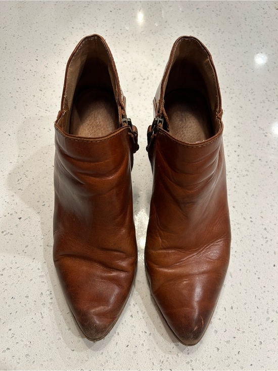 Frye Shoes - Frye Judith Leather Zip Booties Sz 9